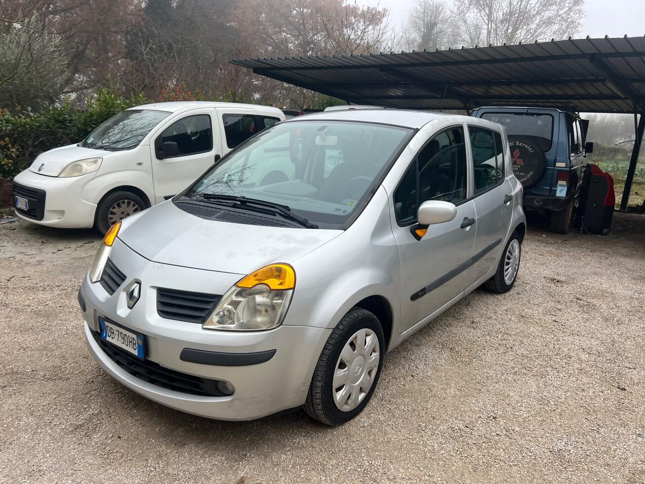 Renault Modus 1.2 16V Saint Tropez