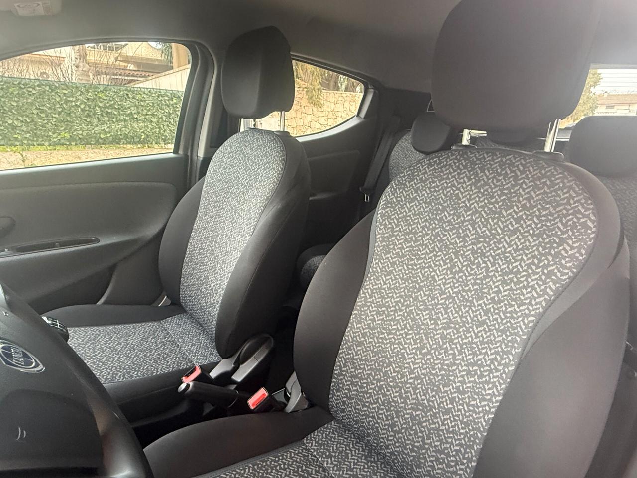 Lancia Ypsilon 1.0 FireFly 5 porte S&S Hybrid Silver Plus