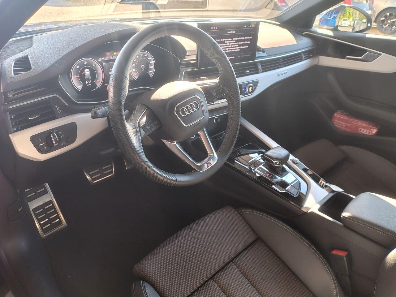 Audi A4 Avant 40 TDI quattro S tronic line edition