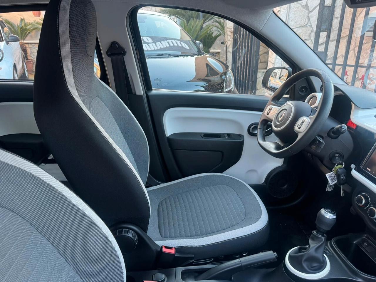 Renault Twingo SCe 65 CV Duel2 iva esposta