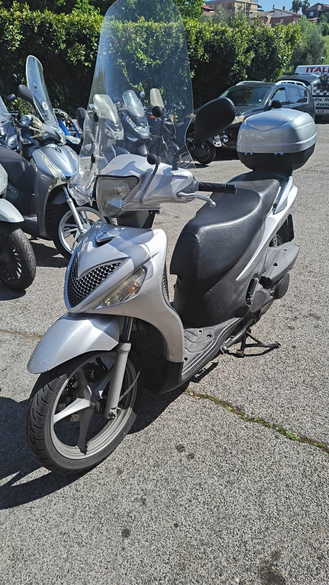 Suzuki SIXteen 150