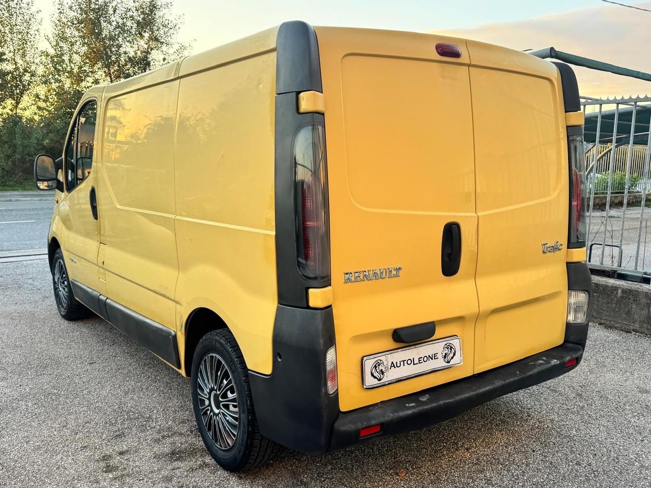 Renault Trafic 1.9 dCi 100 cv 6 marce