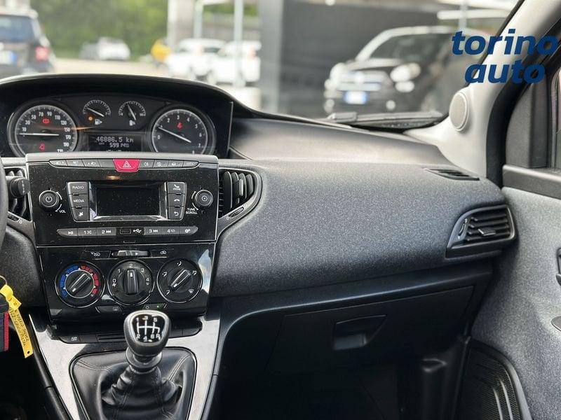 Lancia Ypsilon 1.0 FireFly 5 porte S&S Hybrid Silver