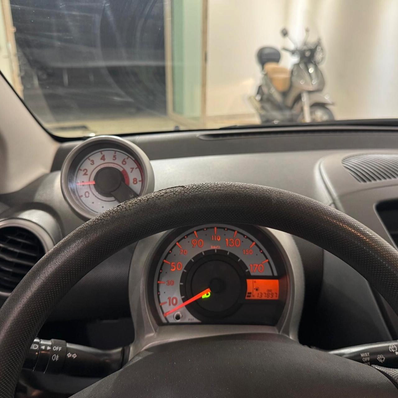 Peugeot 107 1.0 68CV 5p. Allure SOLO 137000KM