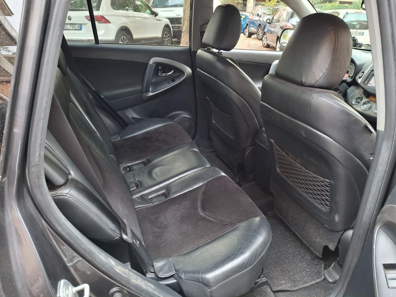 Toyota RAV 4 RAV4 2.2 D-4D 150 CV Lounge