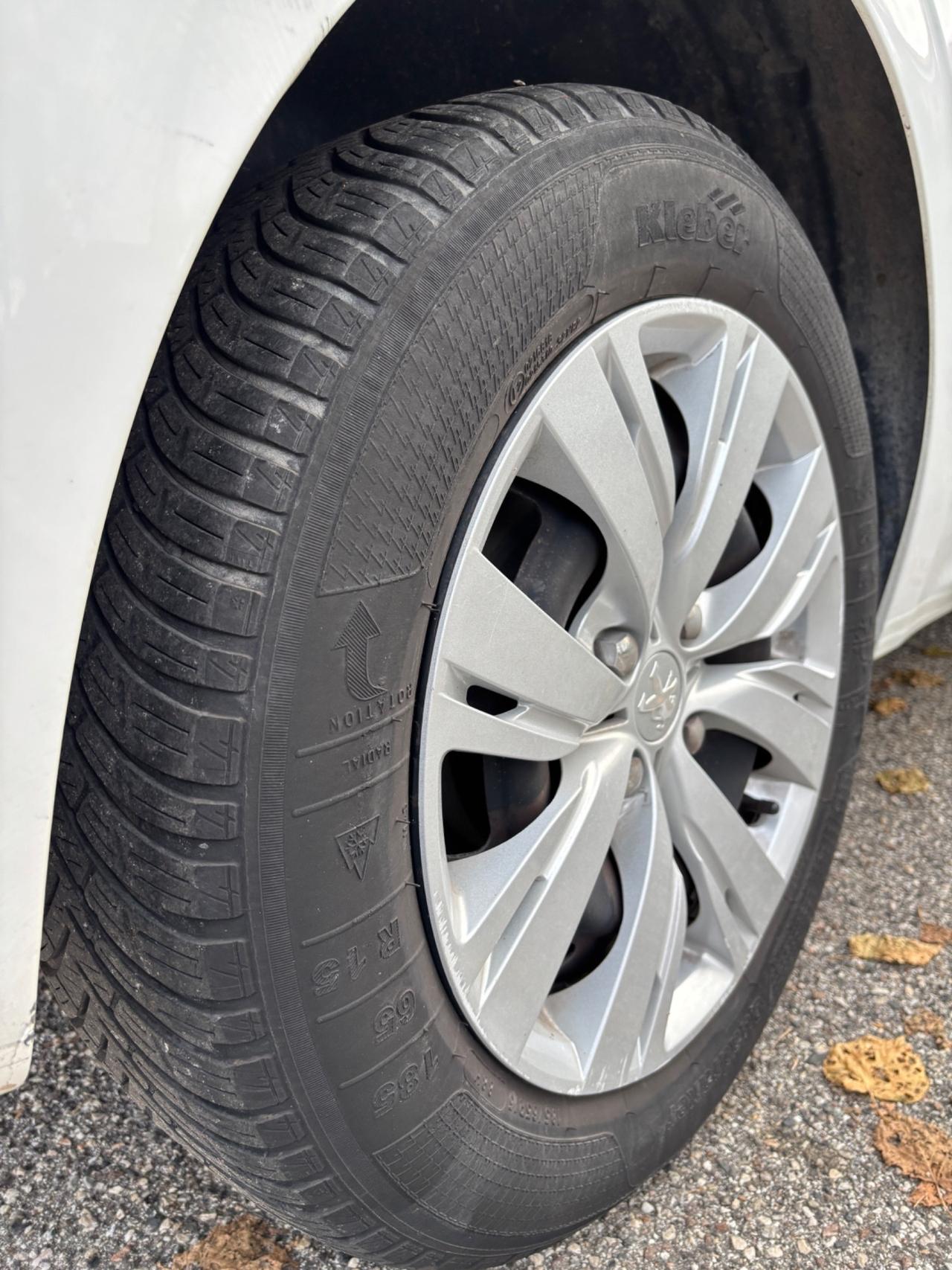 Peugeot 208 1.0 Benzina con soli 80000KM