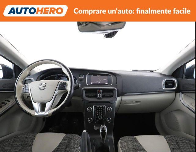 VOLVO V40 T2 Plus