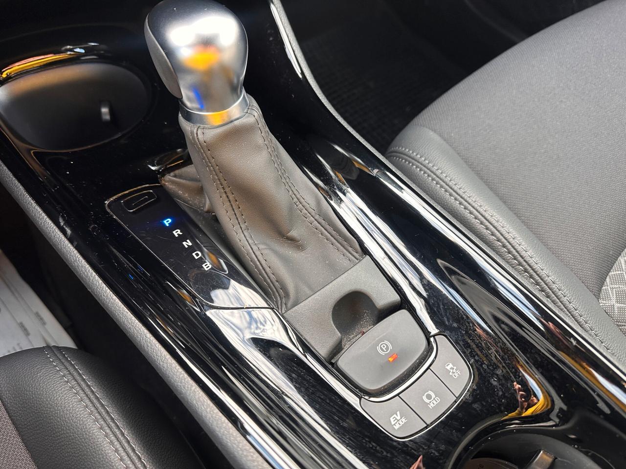 Toyota C-HR 1.8 Hybrid E-CVT Trend