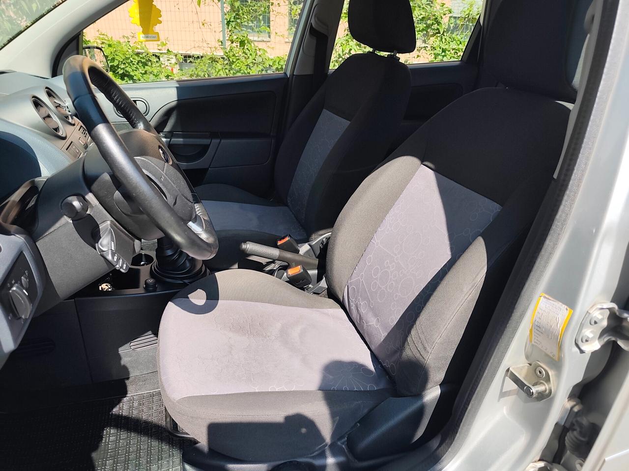 Ford Fiesta 1.2 Benz 5 porte lavori certificati