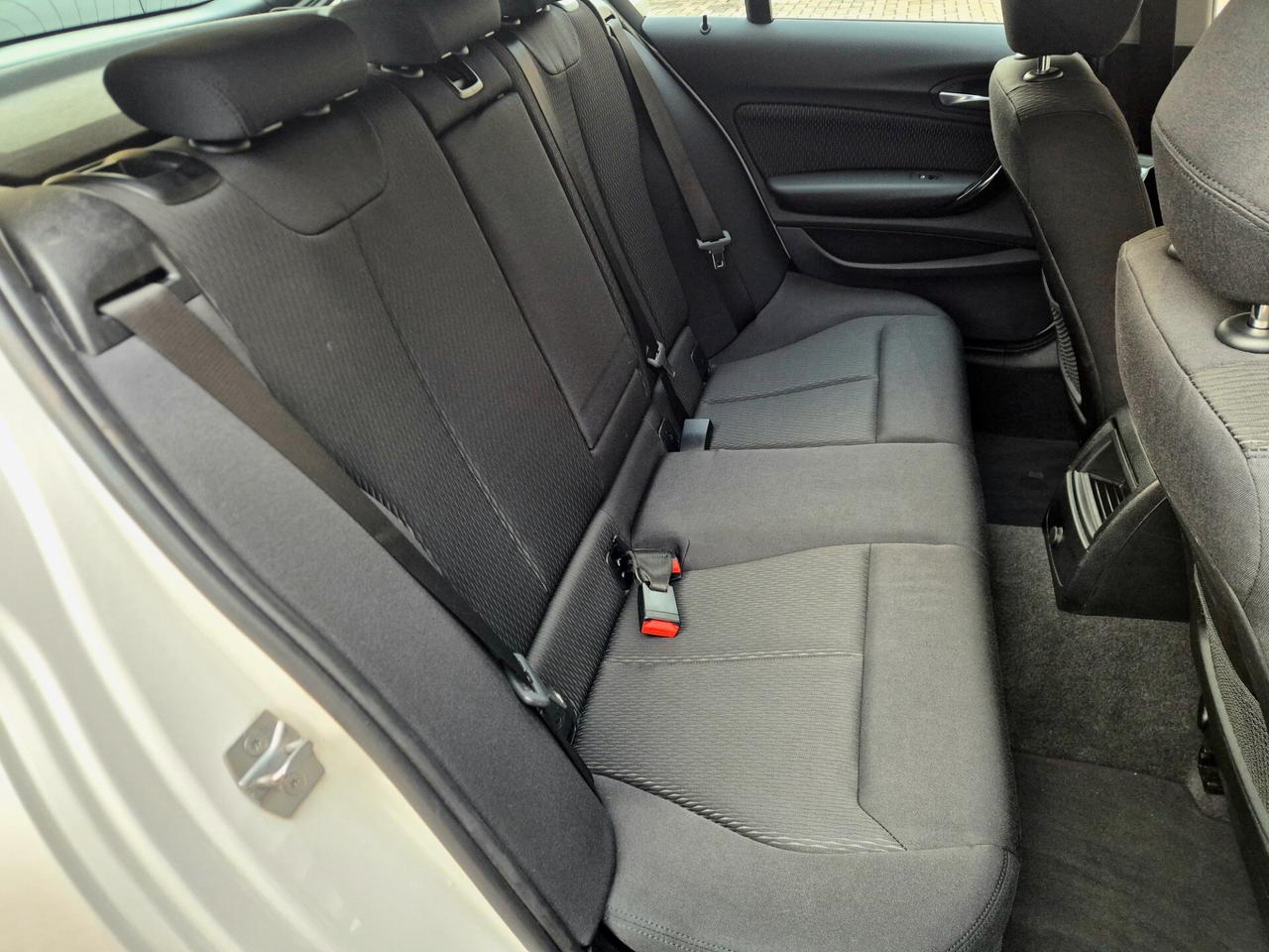 Bmw 116 116d 5p. Advantage