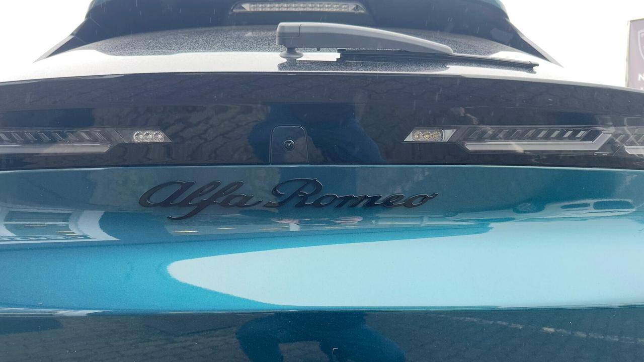 Alfa Romeo Junior 1.2 145 CV Hybrid eDCT6 Ti