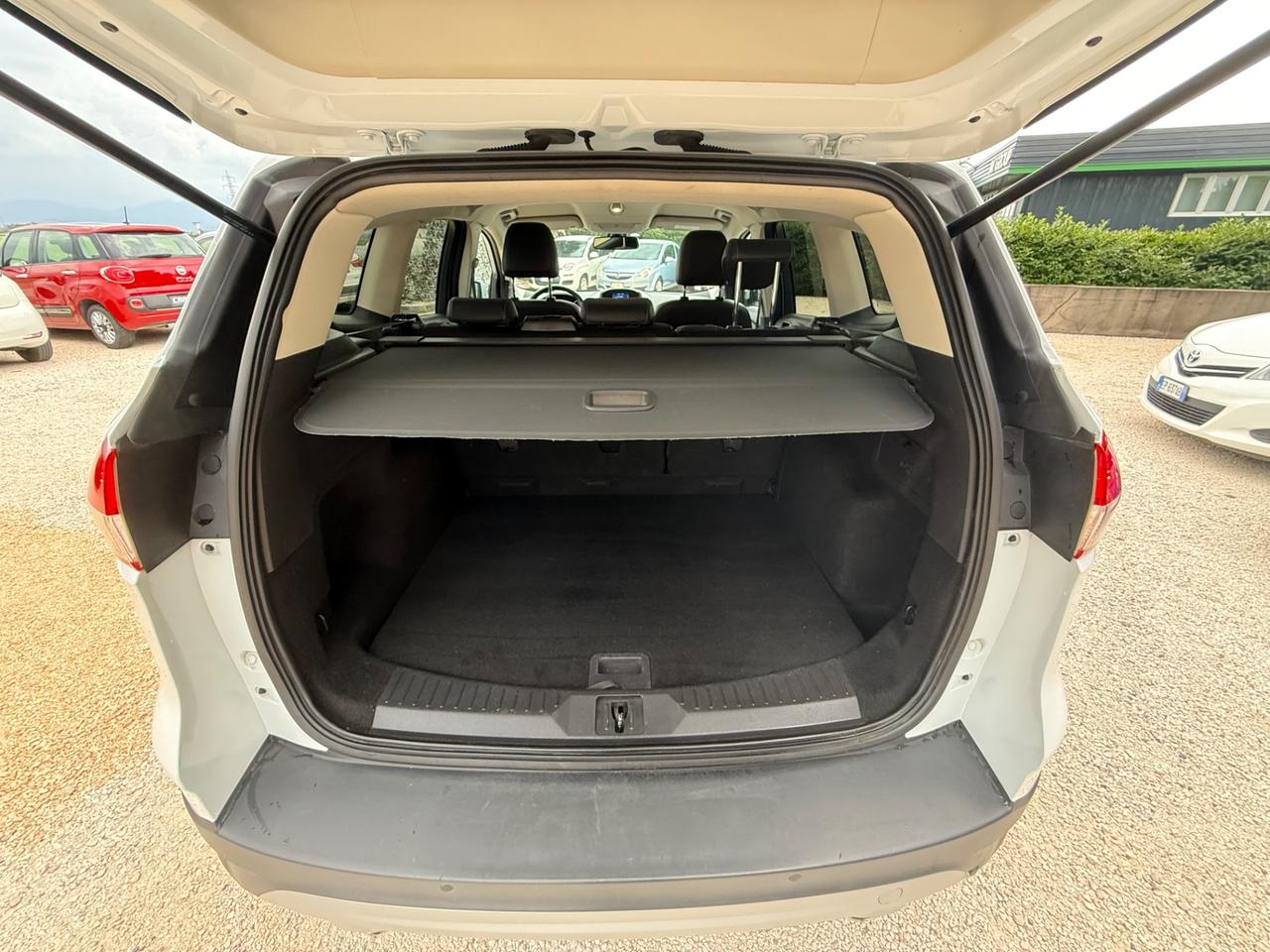 Ford Kuga 2.0 TDCI 150 CV S&S 4WD Powershift Titanium