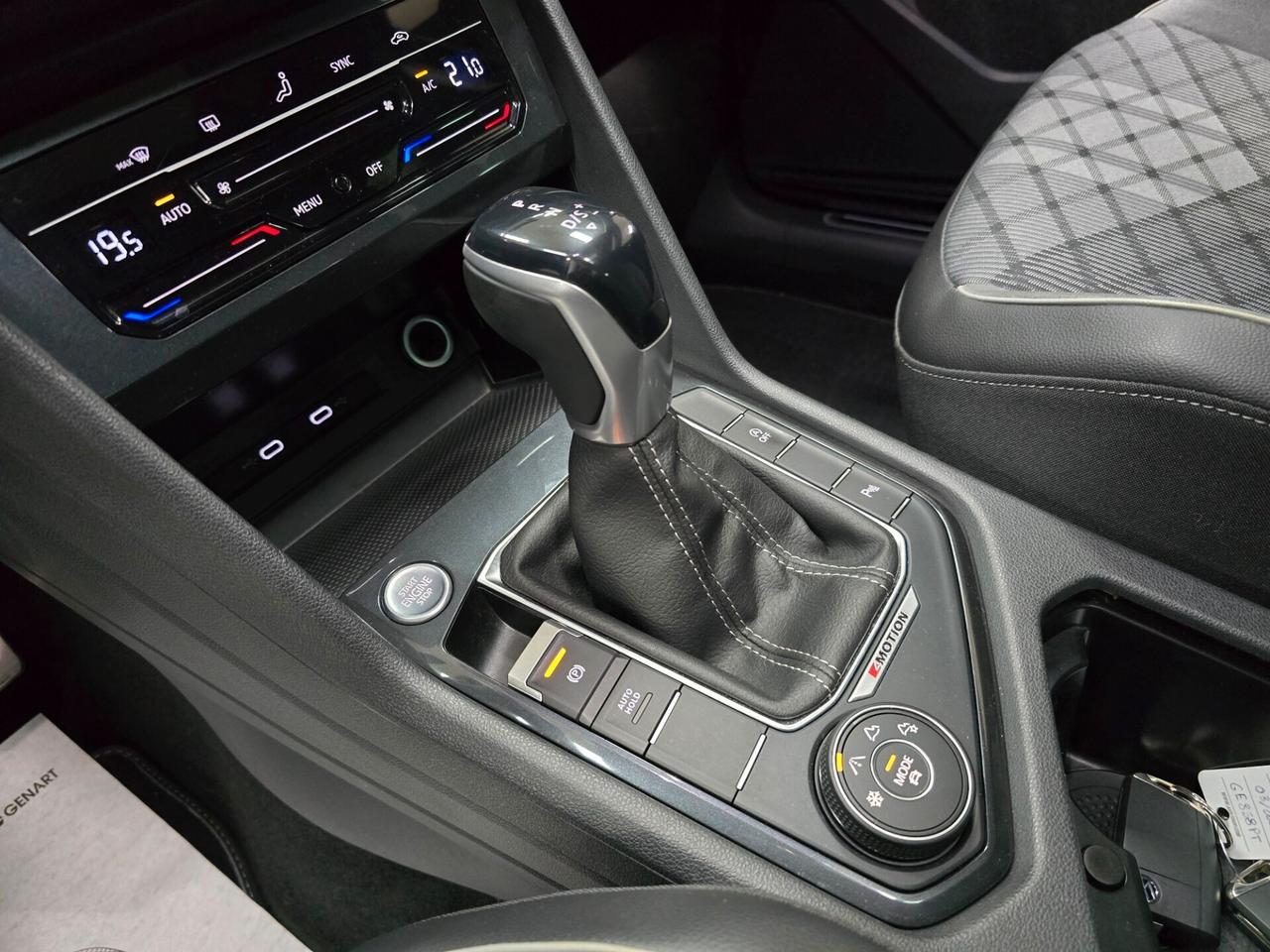 Volkswagen Tiguan 2.0 TDI 150 CV SCR DSG 4MOTION R-Line Tetto