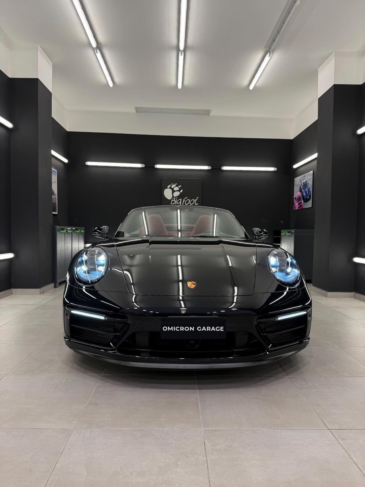 Porsche 911 Carrera 4 GTS Cabriolet