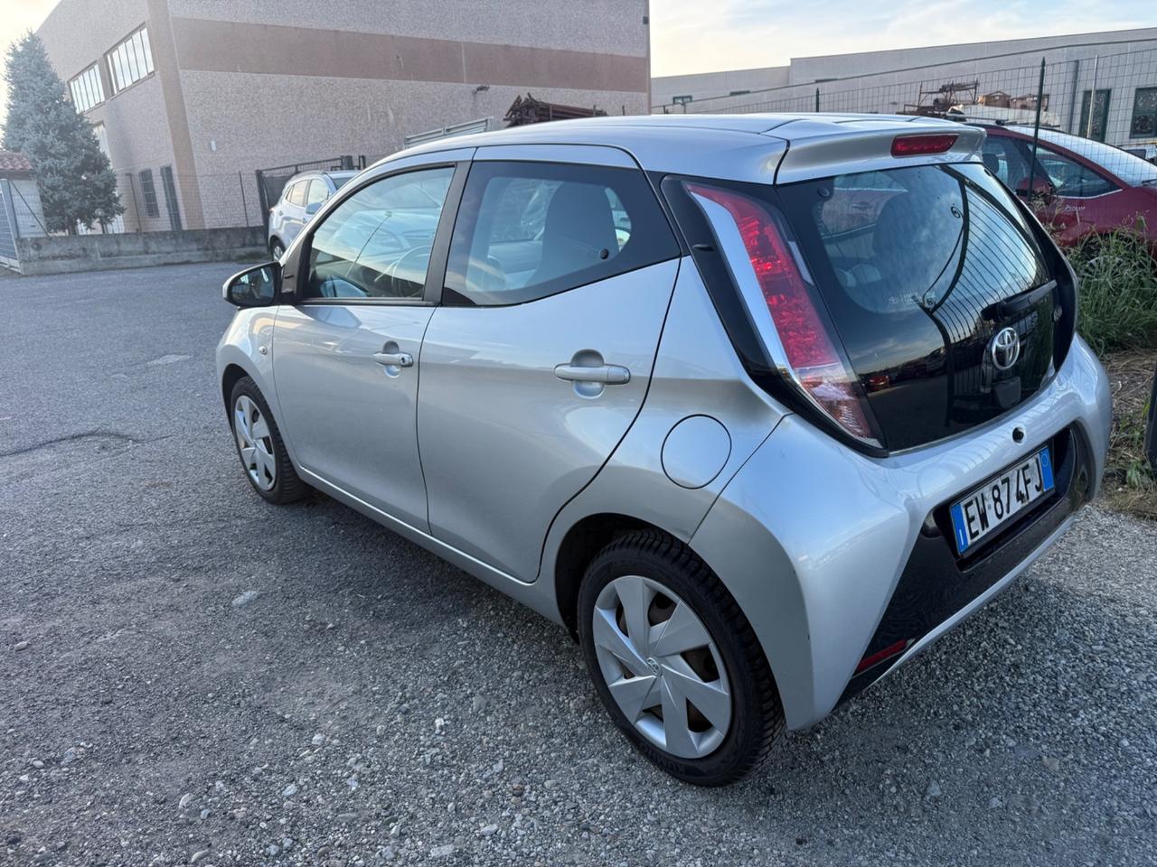 Toyota Aygo 1.0 VVT-i 69 CV 5 porte x-play
