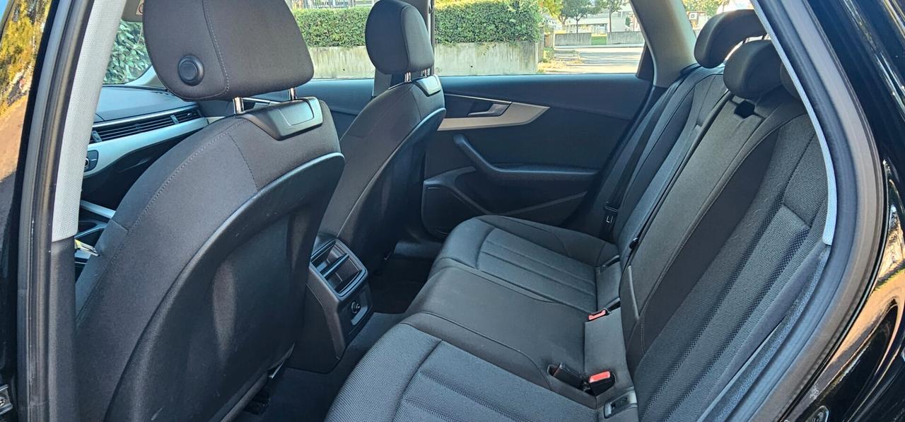 Audi A4 35 TDI/163 CV S tronic Iva Esposta