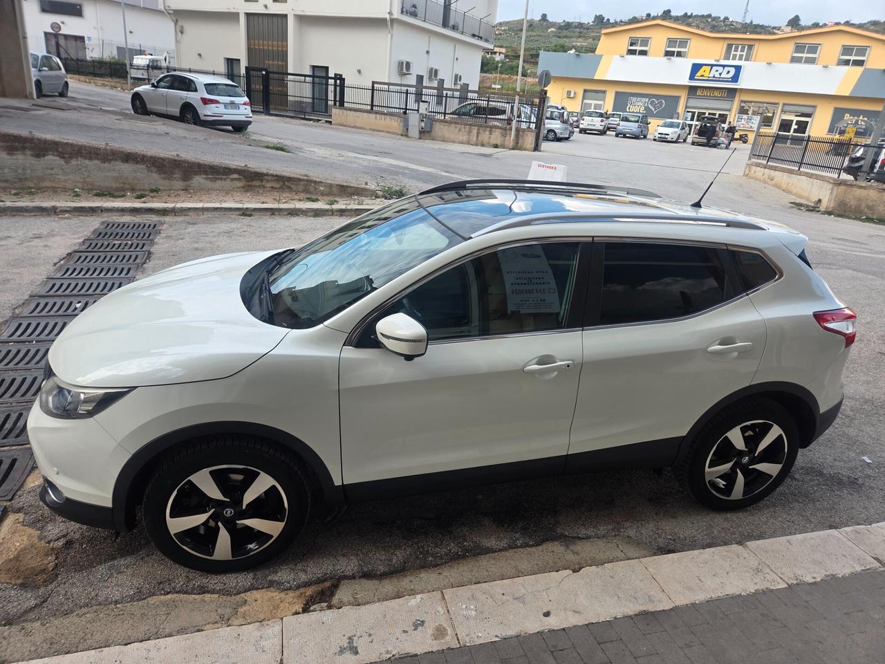 NISSAN QASHQAI TETTO PANORAMICO NAVIGAT TELECAM KMCERT