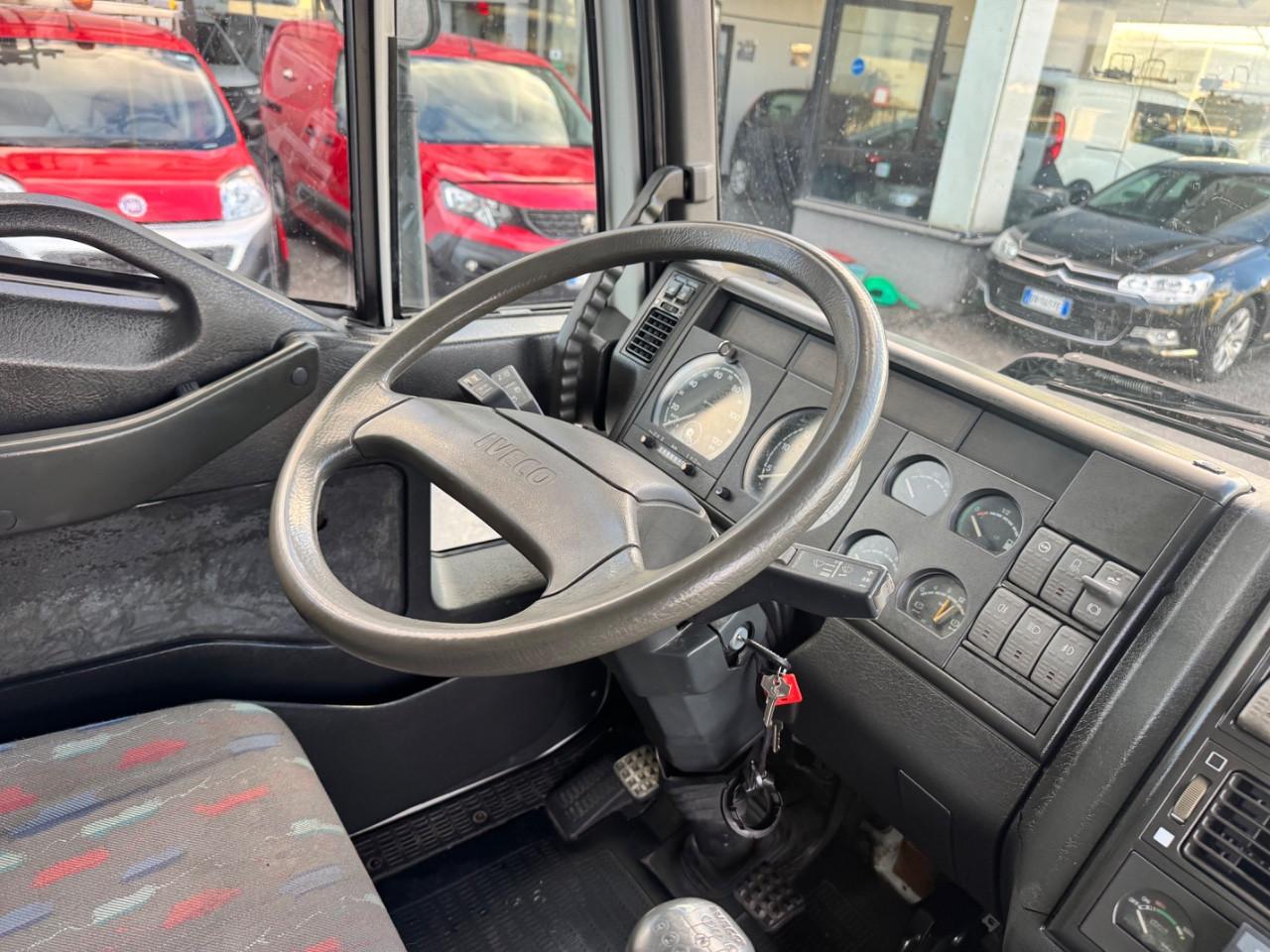 Iveco EUROCARGO 70Q SPONDA PEDANA IDRAULICA+PORTA LATERALE-6 CILINDRI-PORTATA 1800 KG