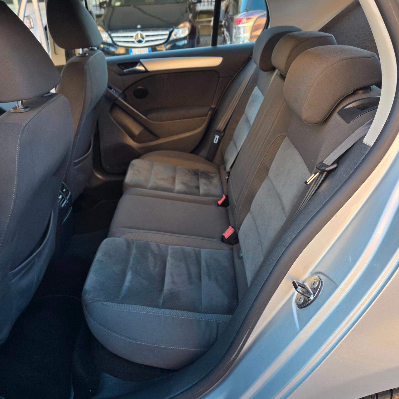 Volkswagen Golf 1.6 TDI DPF DSG 5p. Highline