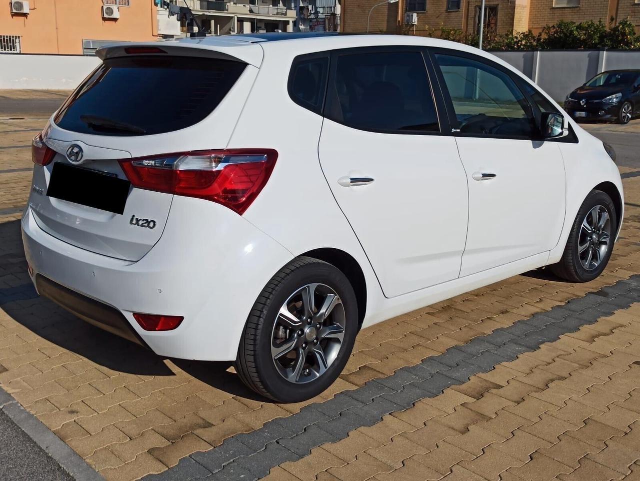 Hyundai iX20 1.4 CRDI 90 CV XPossible (137 € al mese)