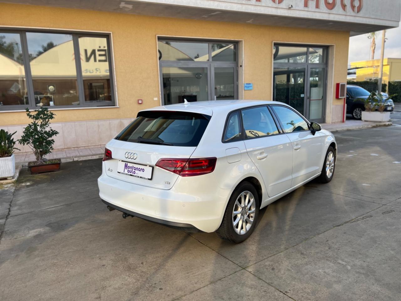 Audi A3 SPB 1.6 TDI Ambition con gancio traino