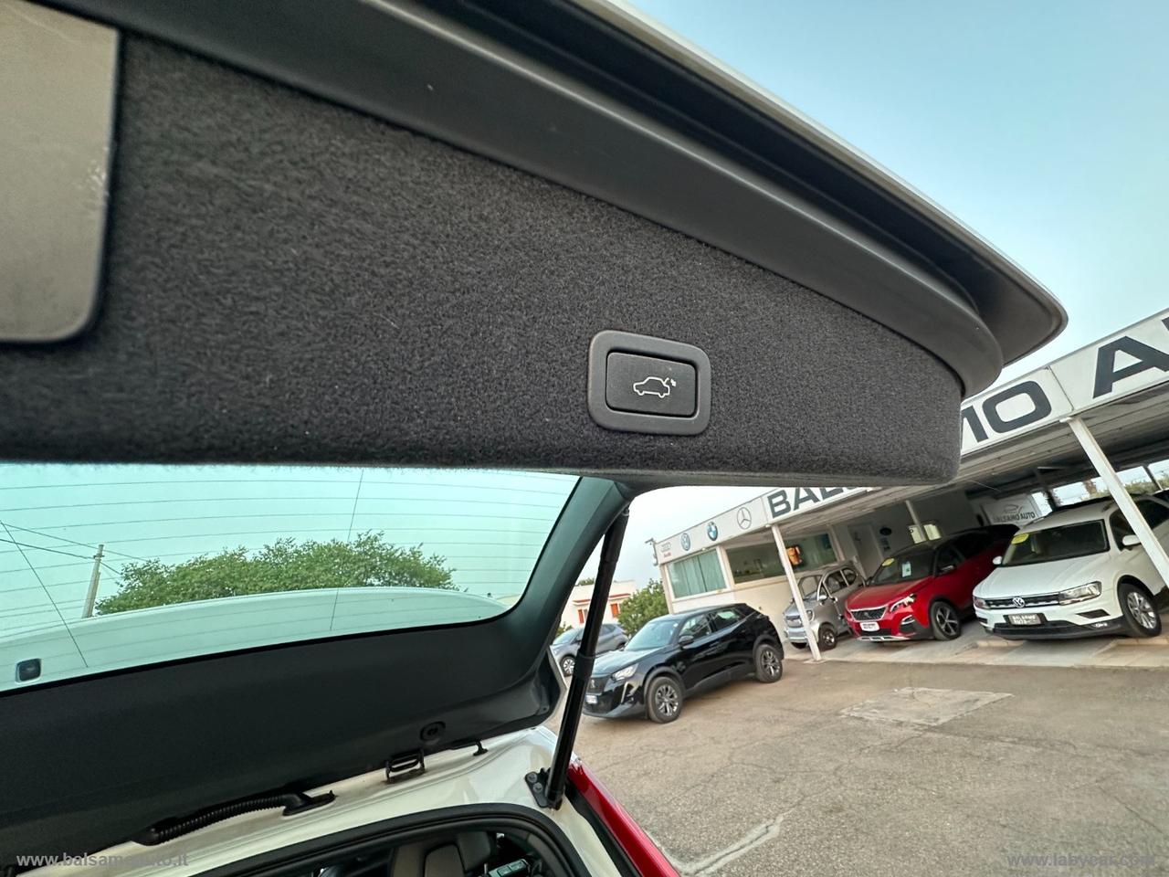 VOLVO XC60 D4 AWD R-design Momentum
