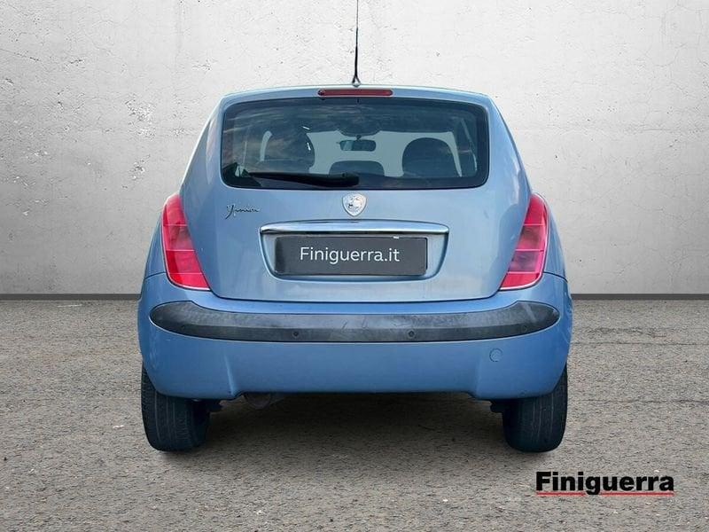 Lancia Ypsilon 1.2 16v Argento