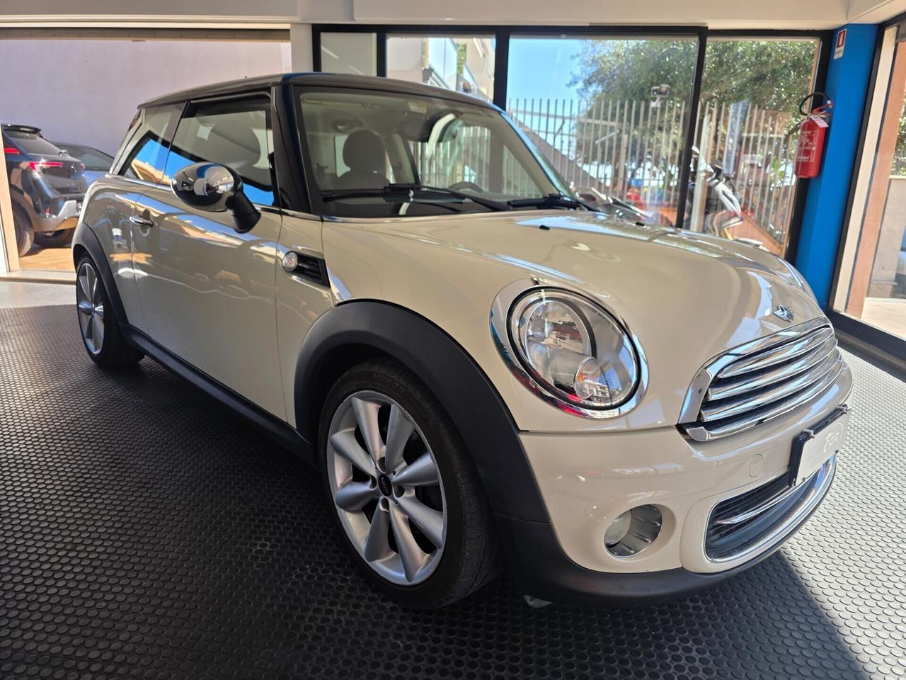 Mini 2.0 16V Cooper D AutOM 108000km FINANZ