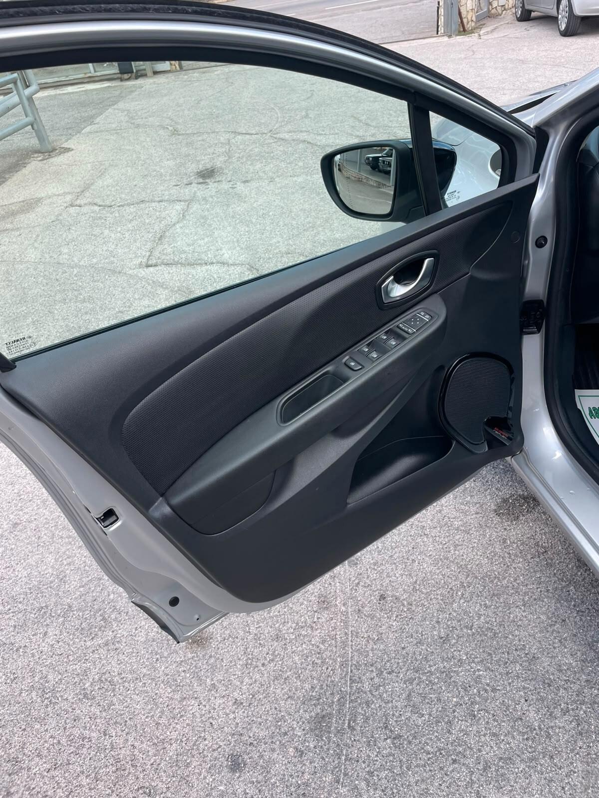 Renault Clio TCe 12V 90CV Start&Stop 5 porte Energy Duel2