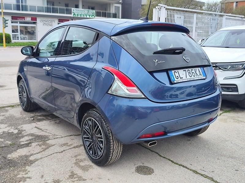 Lancia Ypsilon 1.0 FireFly 5 porte S&S Hybrid Alberta Ferretti