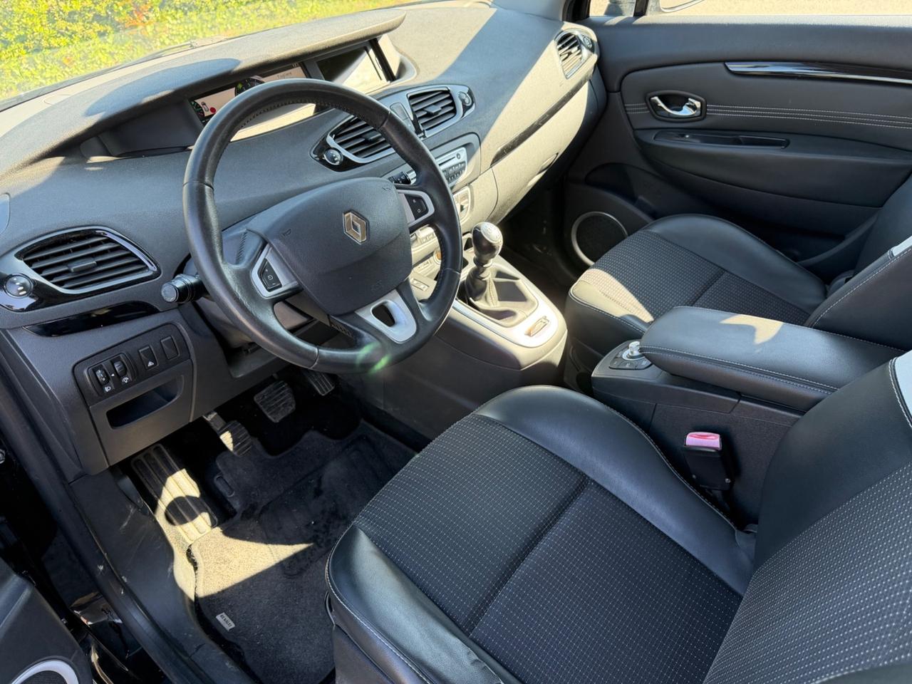 Renault Scenic Scénic X-Mod 1.5 dCi 110CV