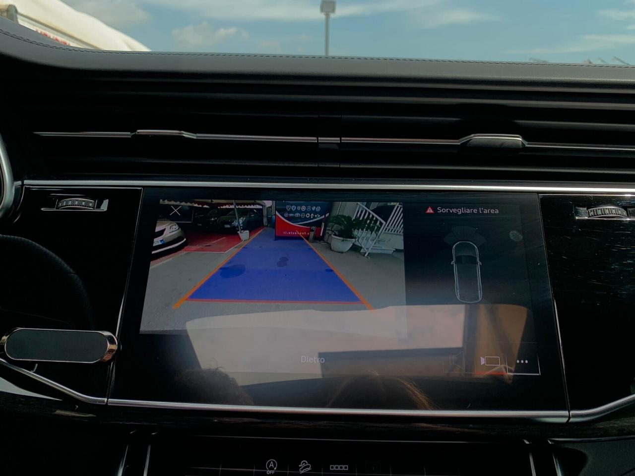 Audi Q8 RS TFSI V8 quattro tiptronic