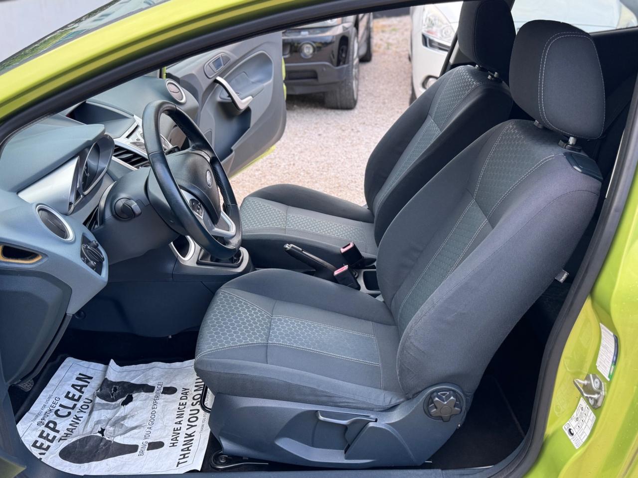 Ford Fiesta 1.2 Benzina 82cv - neopatentati 2010