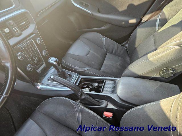 VOLVO V40 D2 'eco' Momentum