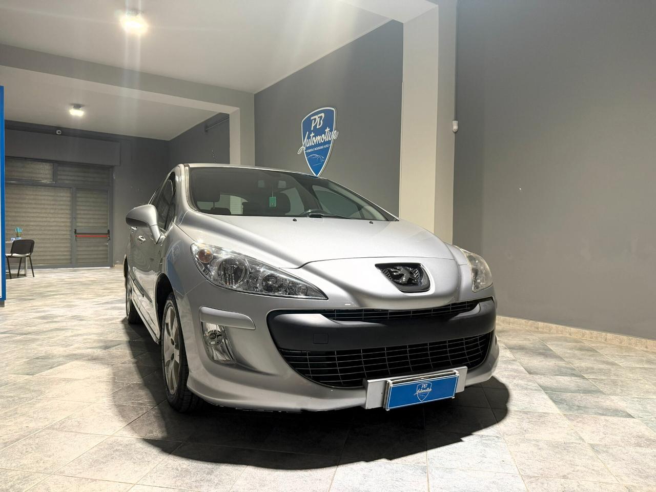 Peugeot 308 1.6HDI PREMIUM 5 PORTE 110 CV