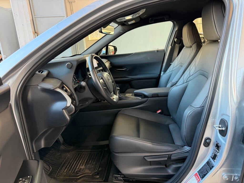 Lexus UX Hybrid 4WD Design
