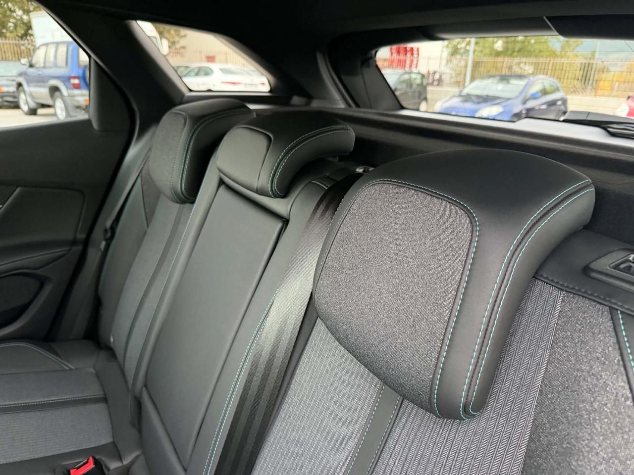 Peugeot 3008 TOTAL BLACK 1.5 Hdi 130CV EAT8