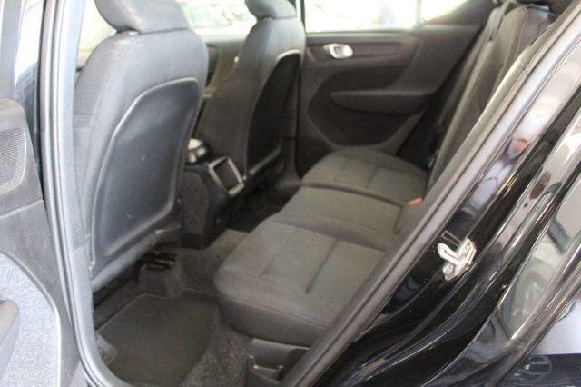 VOLVO XC40 2.0 D3 150 CV Momentum Pro