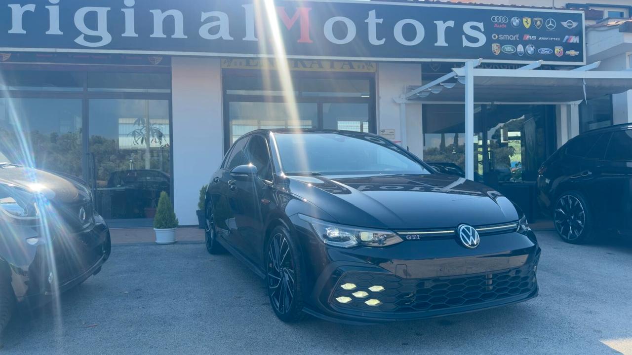 Volkswagen Golf GTI 2.0 TSI *PRONTA CONSEGNA*TETTO*DCC*HARMAN KARDON*R19*IQ LIGHT*