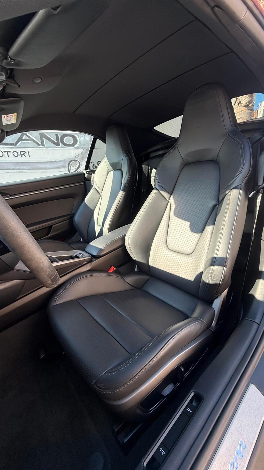 PORSCHE 911 CARRERA CABRIO 2025