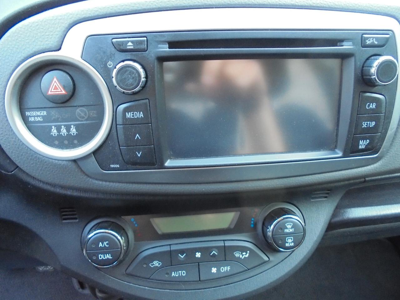 TOYOTA YARIS 1.0 VVT-i 5P ACTIVE – UNIPROPRIETARIO-