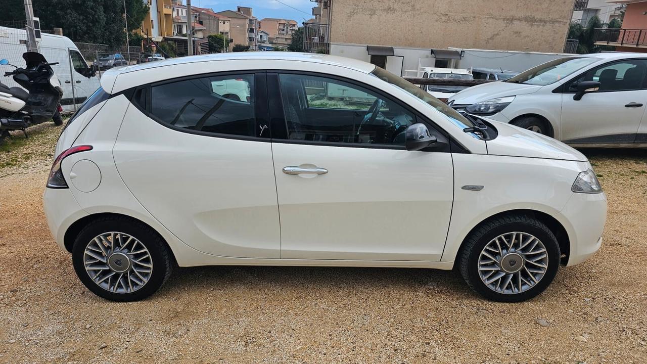 Lancia Ypsilon 1.3 MJT 16V 95 CV 5 porte S&S Gold