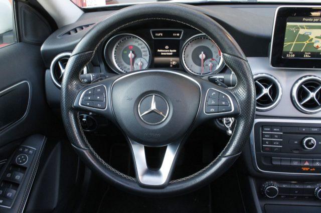 MERCEDES-BENZ GLA 200 d Automatic Executive tetto panorama