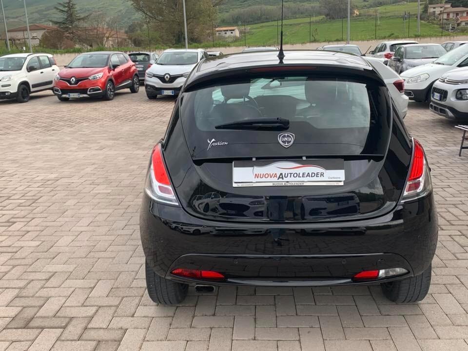 Lancia Ypsilon 1.2 69 CV 5 porte Gold 2017
