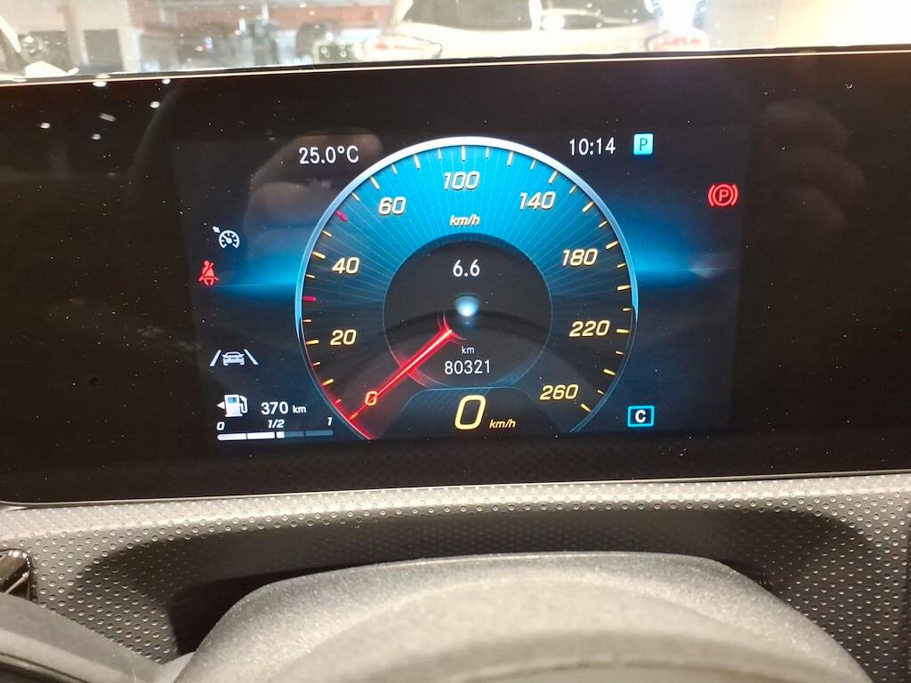 MERCEDES-BENZ CLA 180D 116CV 6M. AMG LINE ( FARI LED - CRUISE - PELLE - NAVI PREMIUM - NIGHT PACK - PARK ASSIST - CERCHI 18 - TETTO BICOLORE )