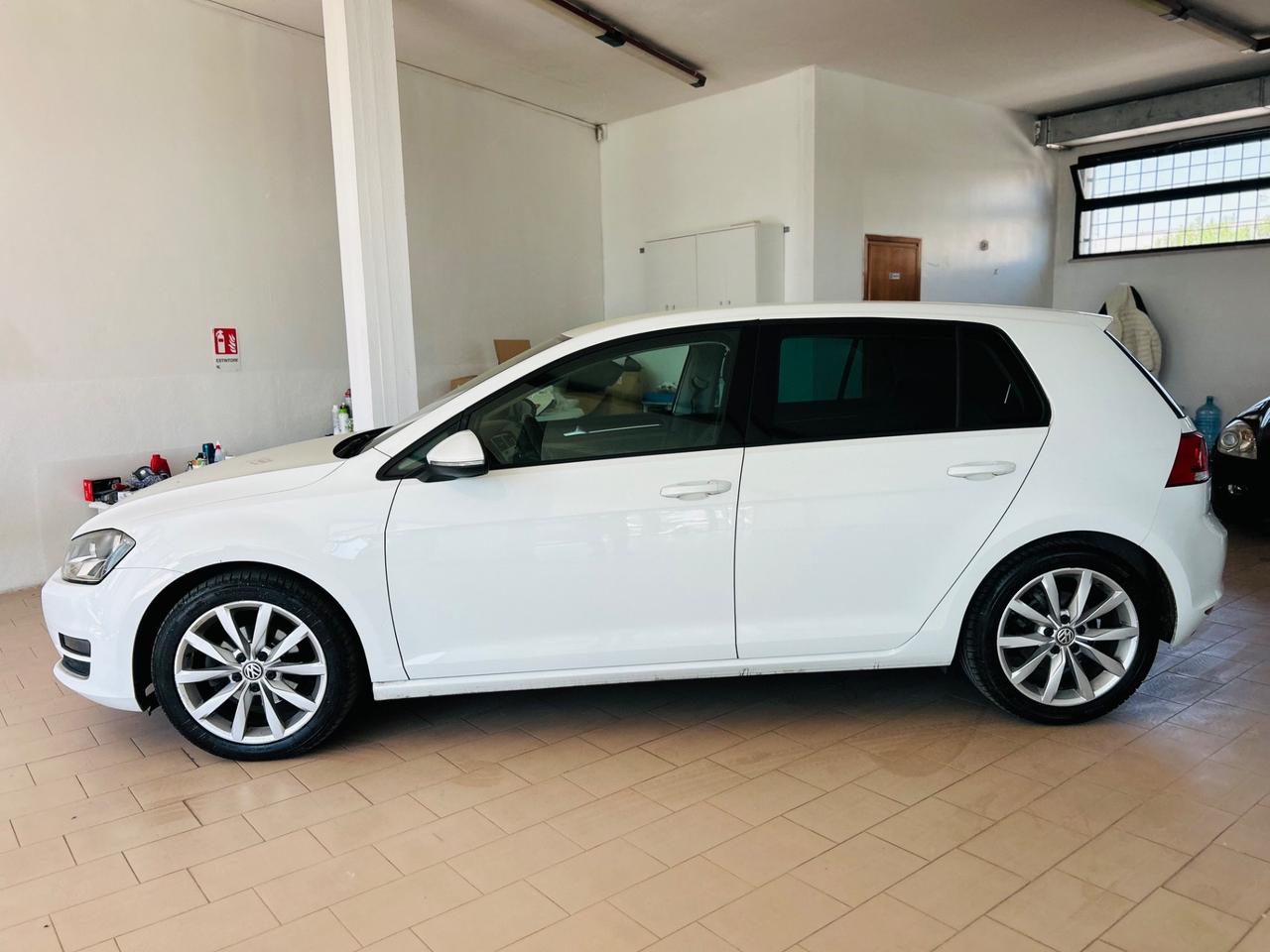 Volkswagen Golf BUSINESS 1.6 TDI 5P HIGHLINE BLUEMOTION TECHNOLOGY