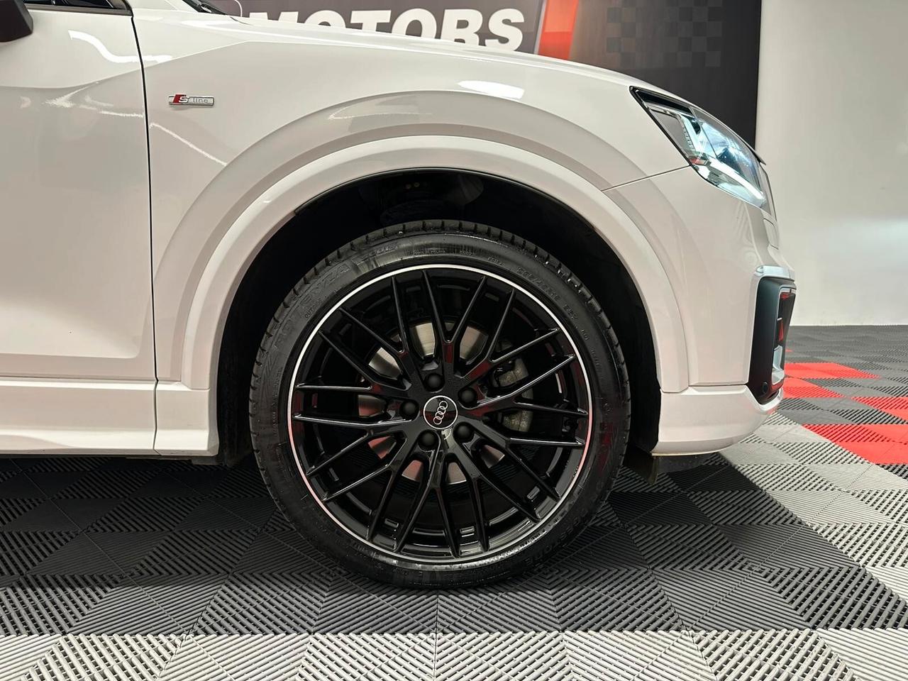 Audi Q2 Identity Black S-Line Virtual Bang&Olufsen Gancio