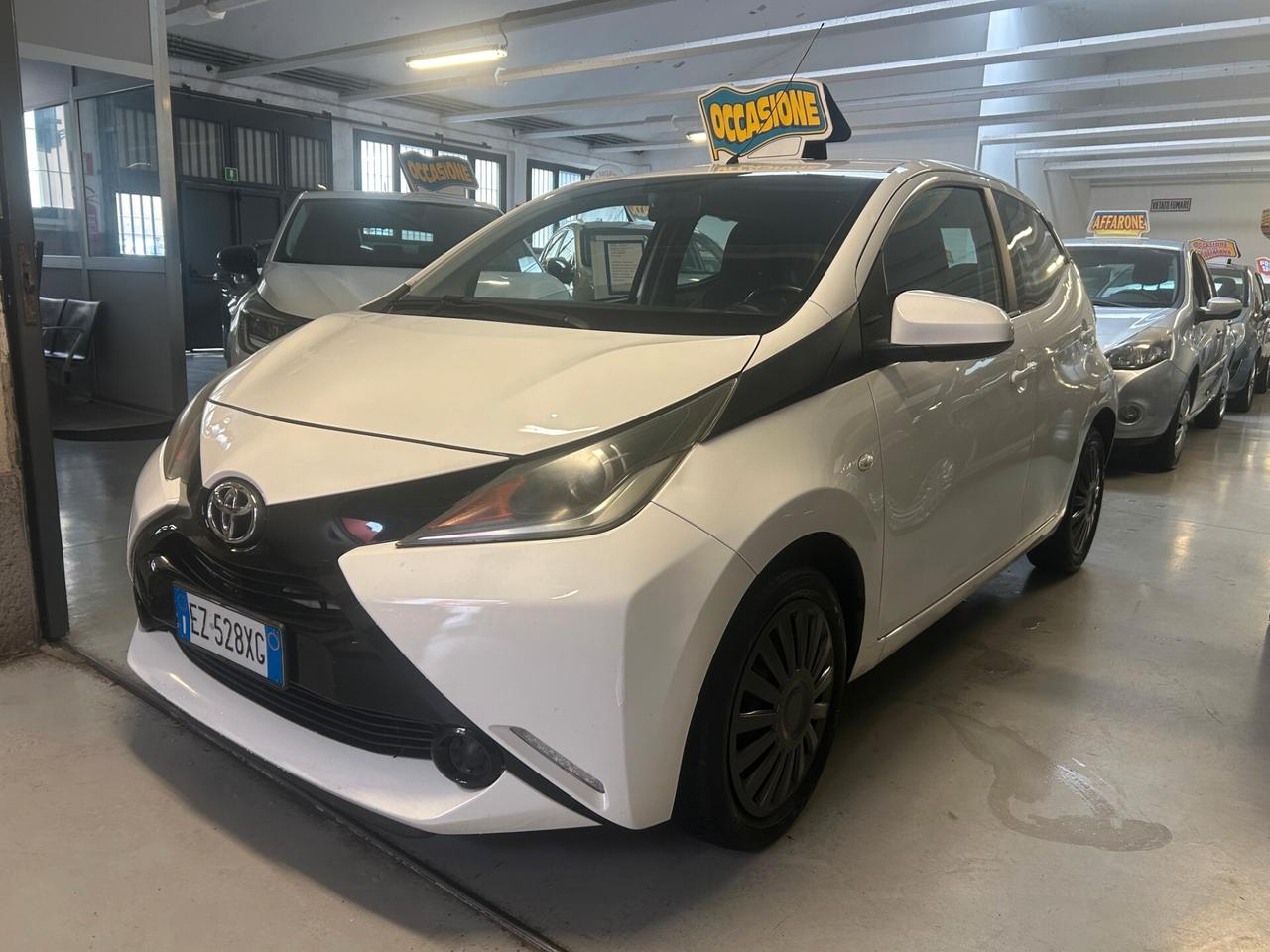 Toyota Aygo 1.0 VVT-i 69 CV 5 porte x-clusiv