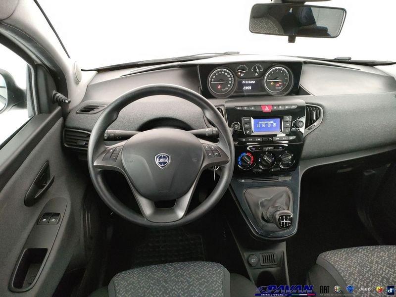 Lancia Ypsilon 1.0 FireFly 5 porte S&S Hybrid Ecochic Silver