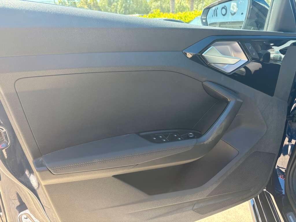 Audi A1 SPB 30 TFSI S line edition 2025 / KM 12.000 IVA ESPOSTA Tua a solo 275 Euro al mese